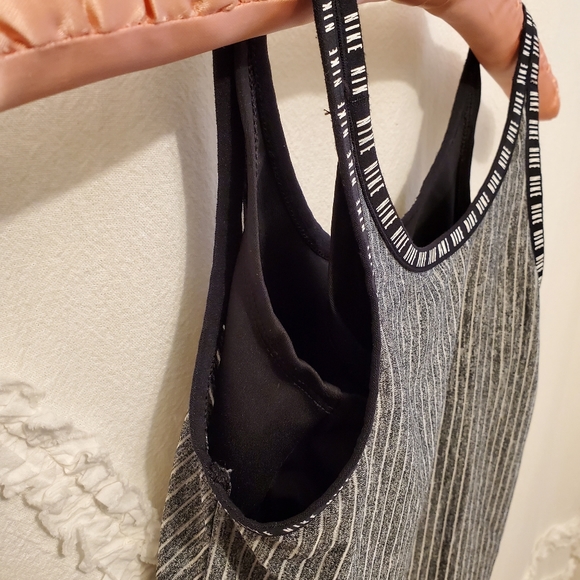 NIKE Sports Top - Picture 9 of 16